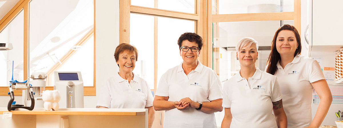 Das Team von Pirina Dental